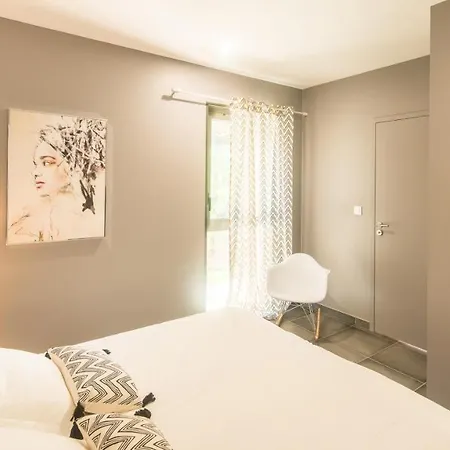 Le Coin Cosy Avec Balcon Terrasse Parking Prive Et Linge De Lit Compris * Sarlat-la-Canéda